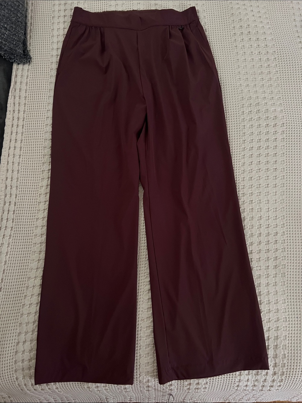 Nike Wide-Leg Pull-On Pants in Burgundy